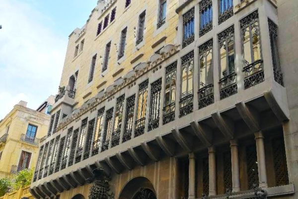 EL PALAU GÜELL: SU SÓTANO, la mejor magia gaudiana EL PALAU GÜELL: SU SÓTANO, la mejor magia gaudiana
