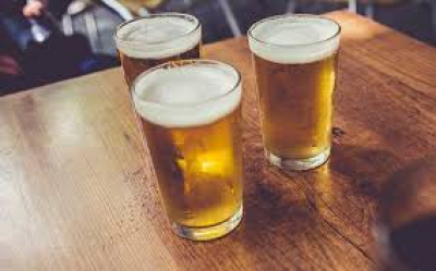 UNA  CERVEZA,  POR  FAVOR