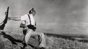 MUERTE DE UN REPUBLICANO ESPAÑOL. Fotógrafo Robert Capa