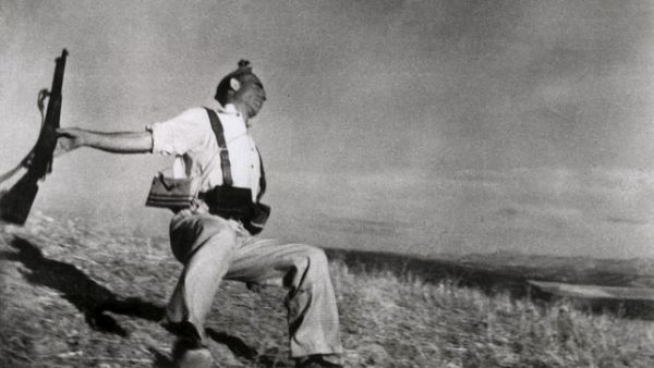 MUERTE DE UN REPUBLICANO ESPAÑOL. Fotógrafo Robert Capa