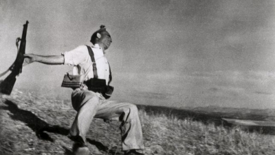 MUERTE DE UN REPUBLICANO ESPAÑOL. Fotógrafo Robert Capa